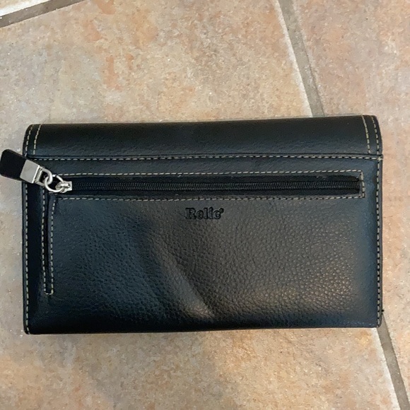 Black Relic Clutch Wallet - Picture 2 of 4